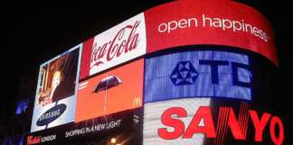 digital signage at Picadilly Circus